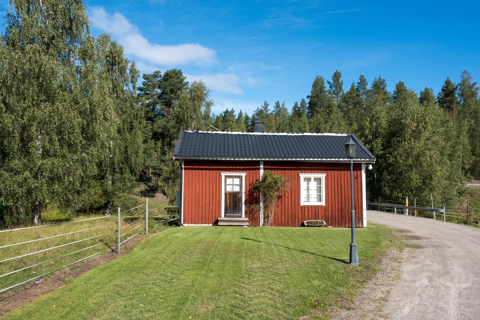 Stuga/ekonomibyggnad - Fastigheten Bäckmora 1:43