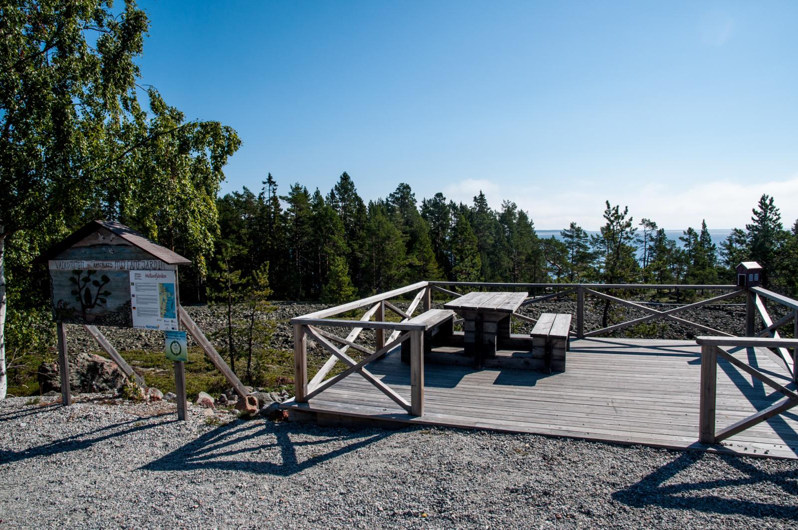 I området finns fina naturvärden som rullstensås