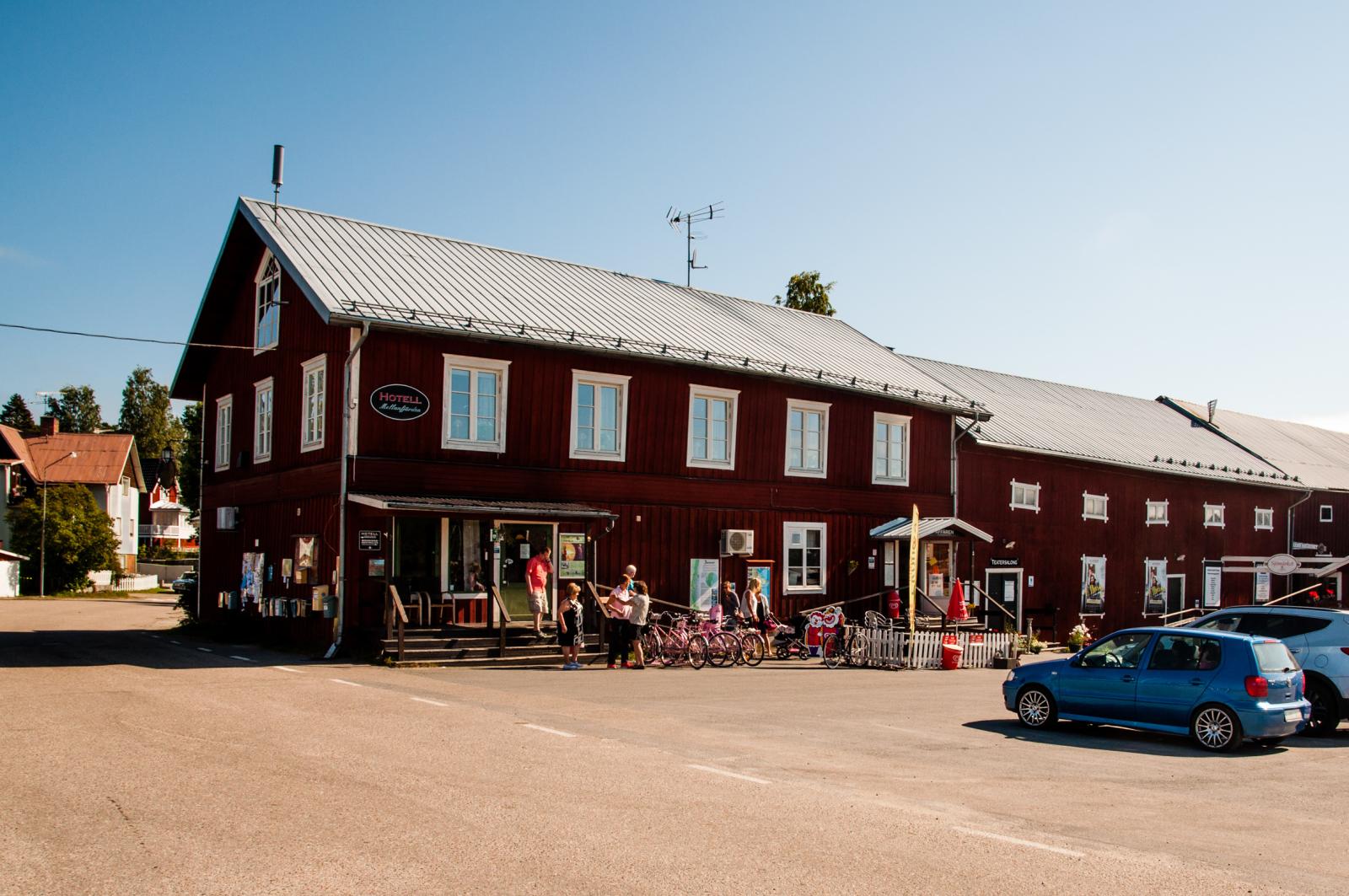 Mellanfjärdens butik och hotell mm. 