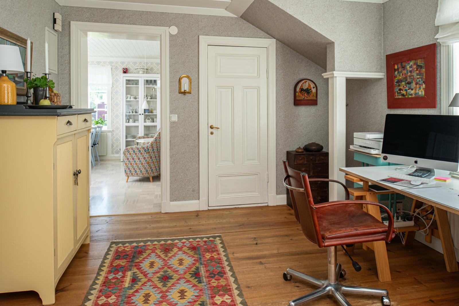 Möblerbar hall 