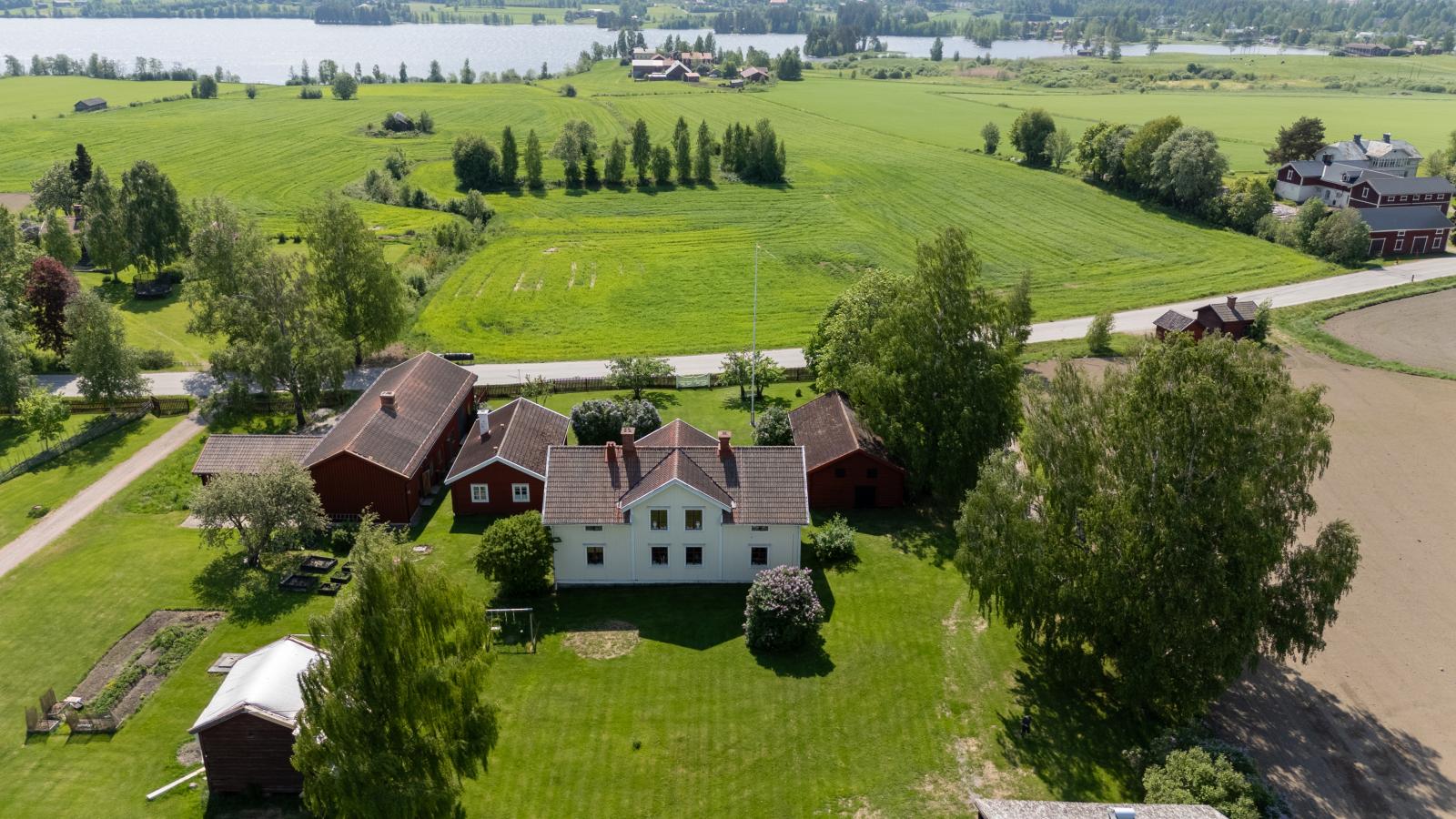 Flygfoto mot Södra Dellen 