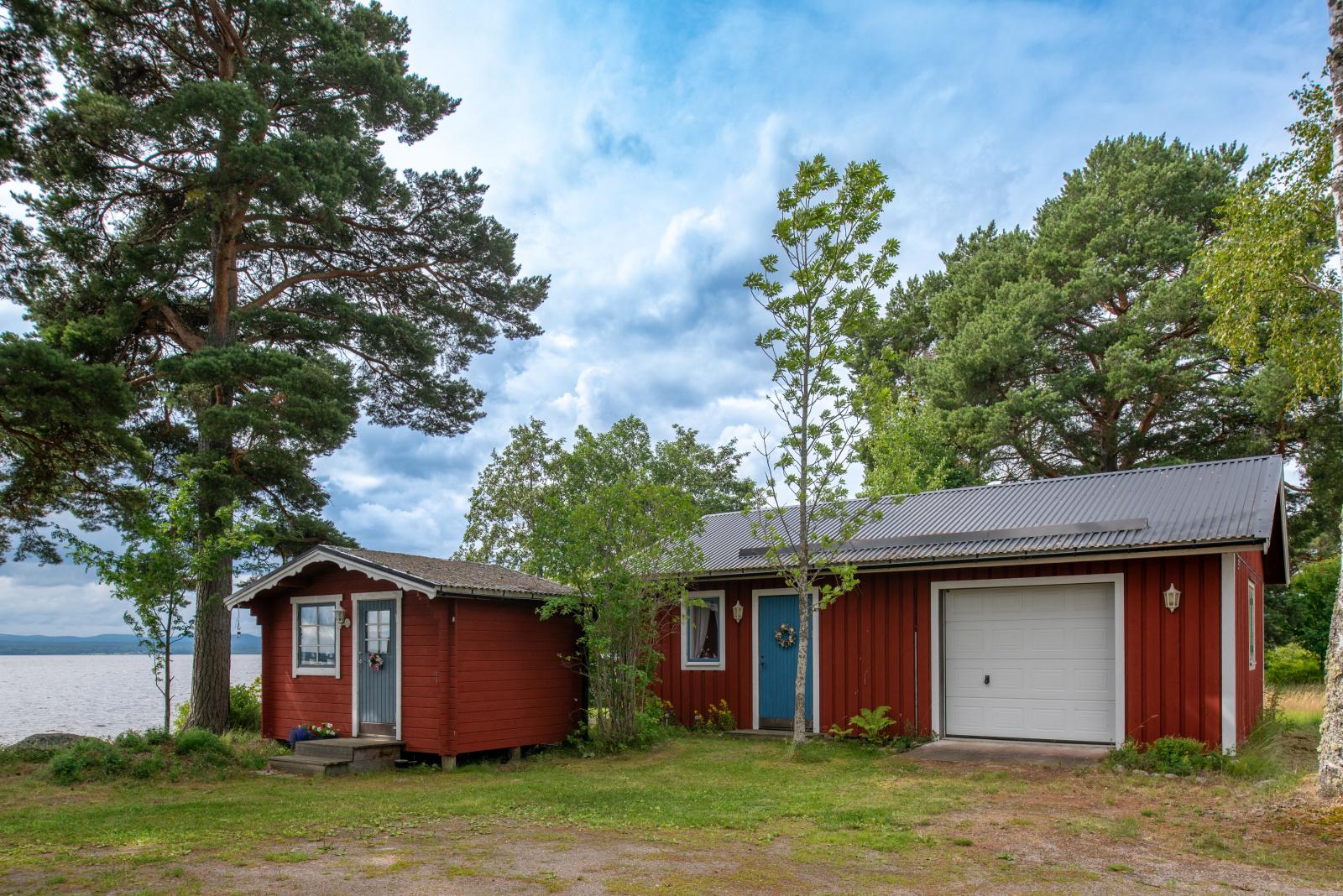 Gästhus och garage