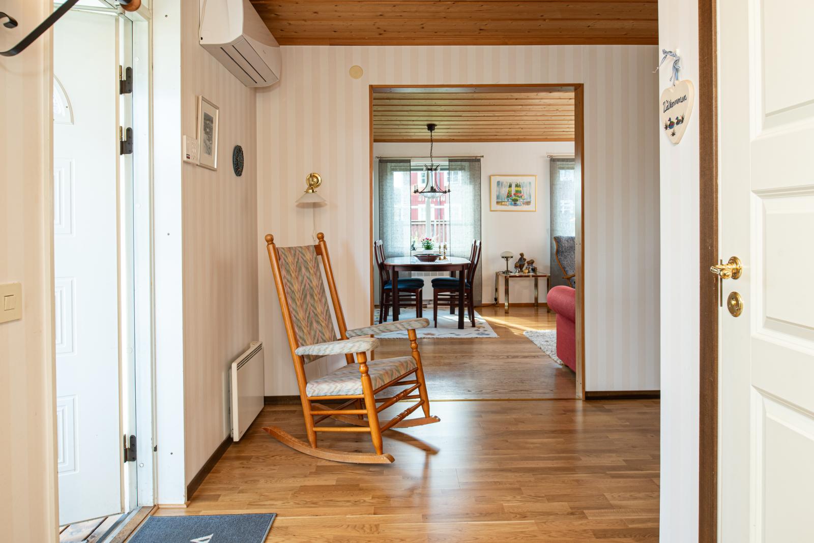 Från entré mot allrum