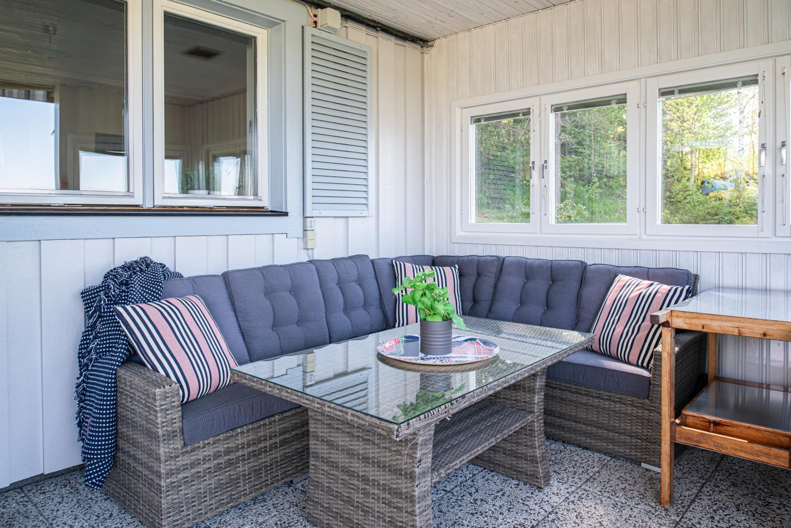 Uteplats vid entrén 