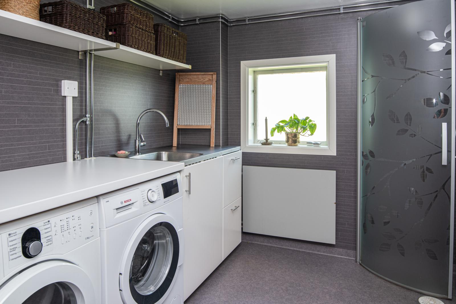 Badrum  / tvättstuga