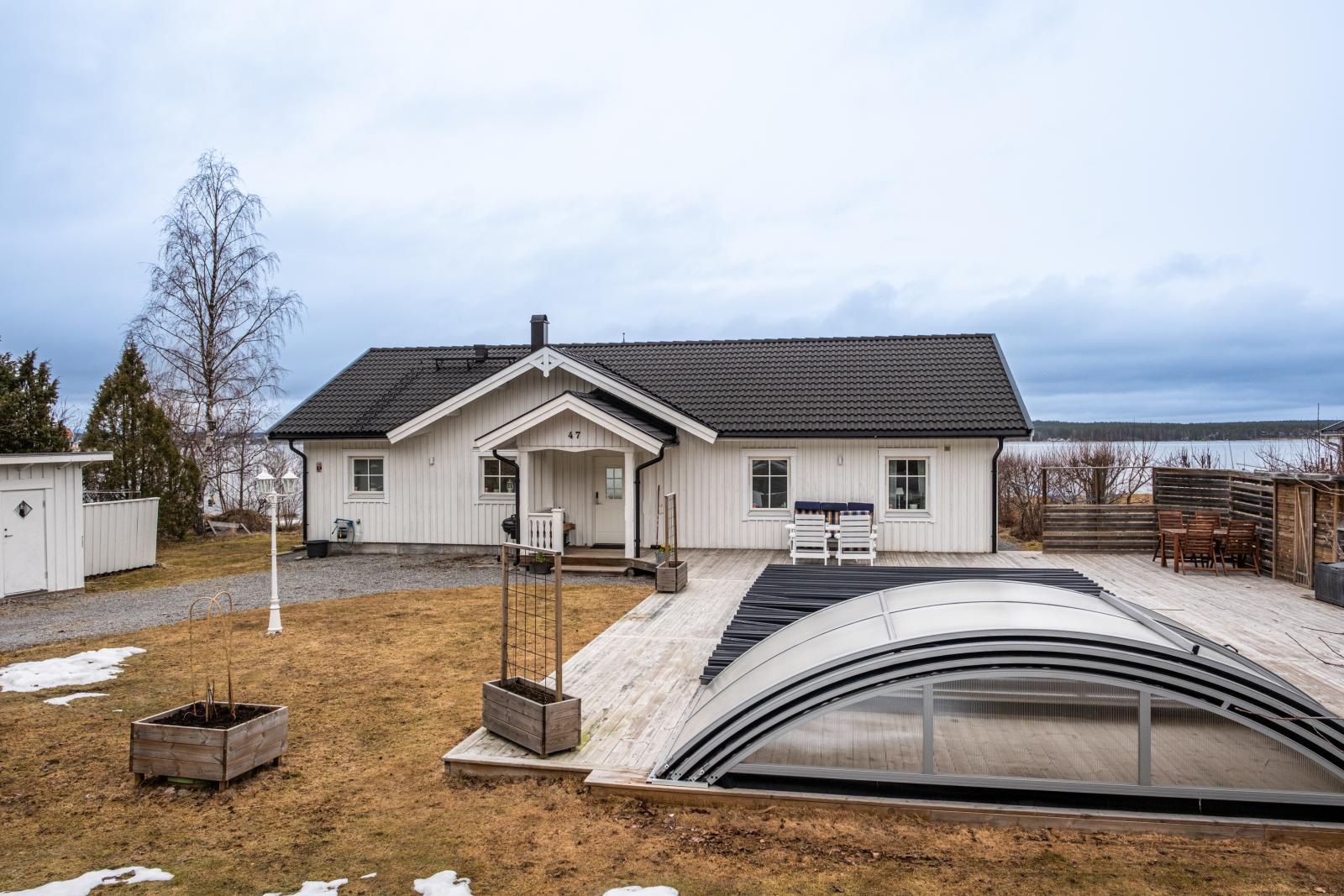 Exteriör entrésida