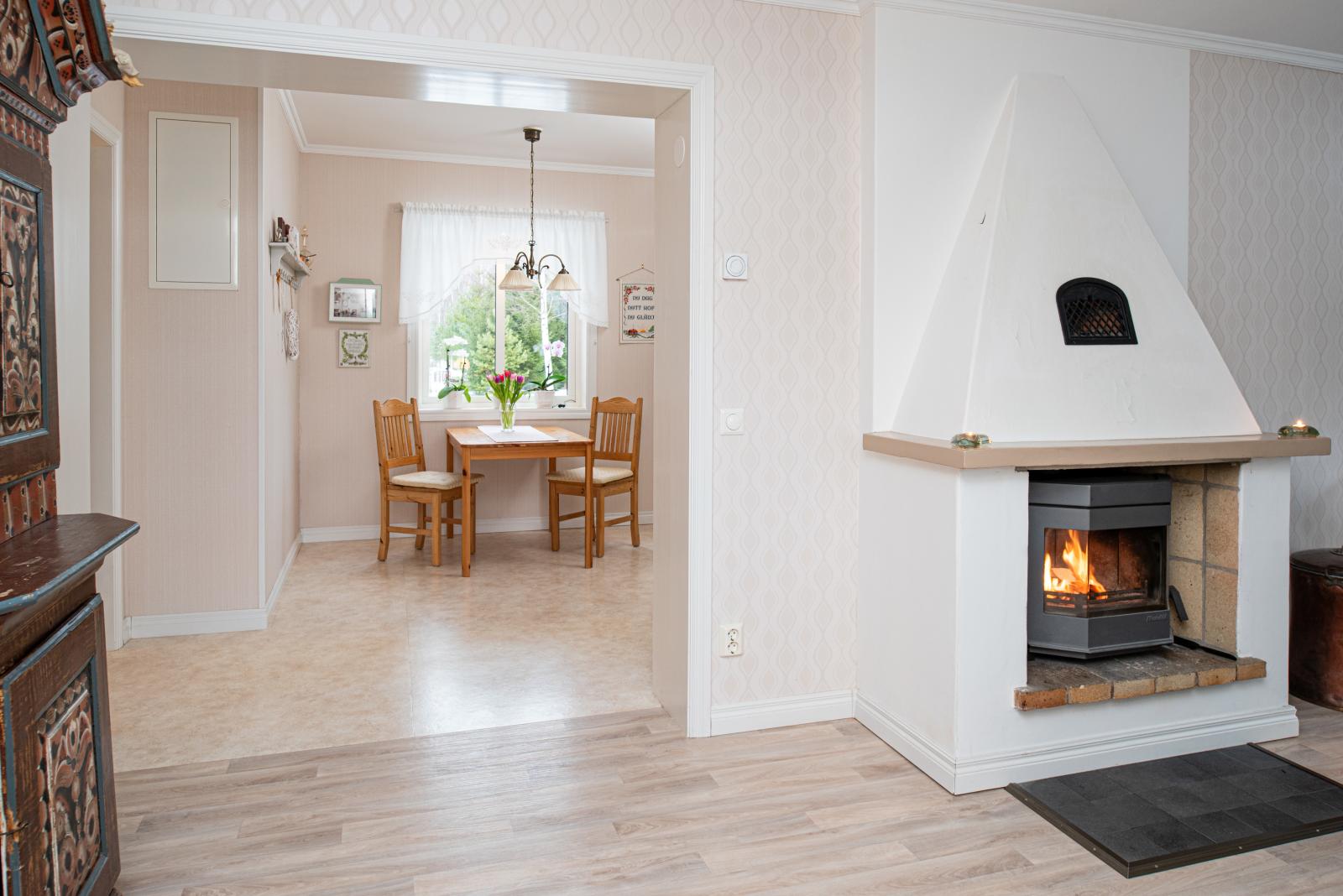 Allrum med öppen spis