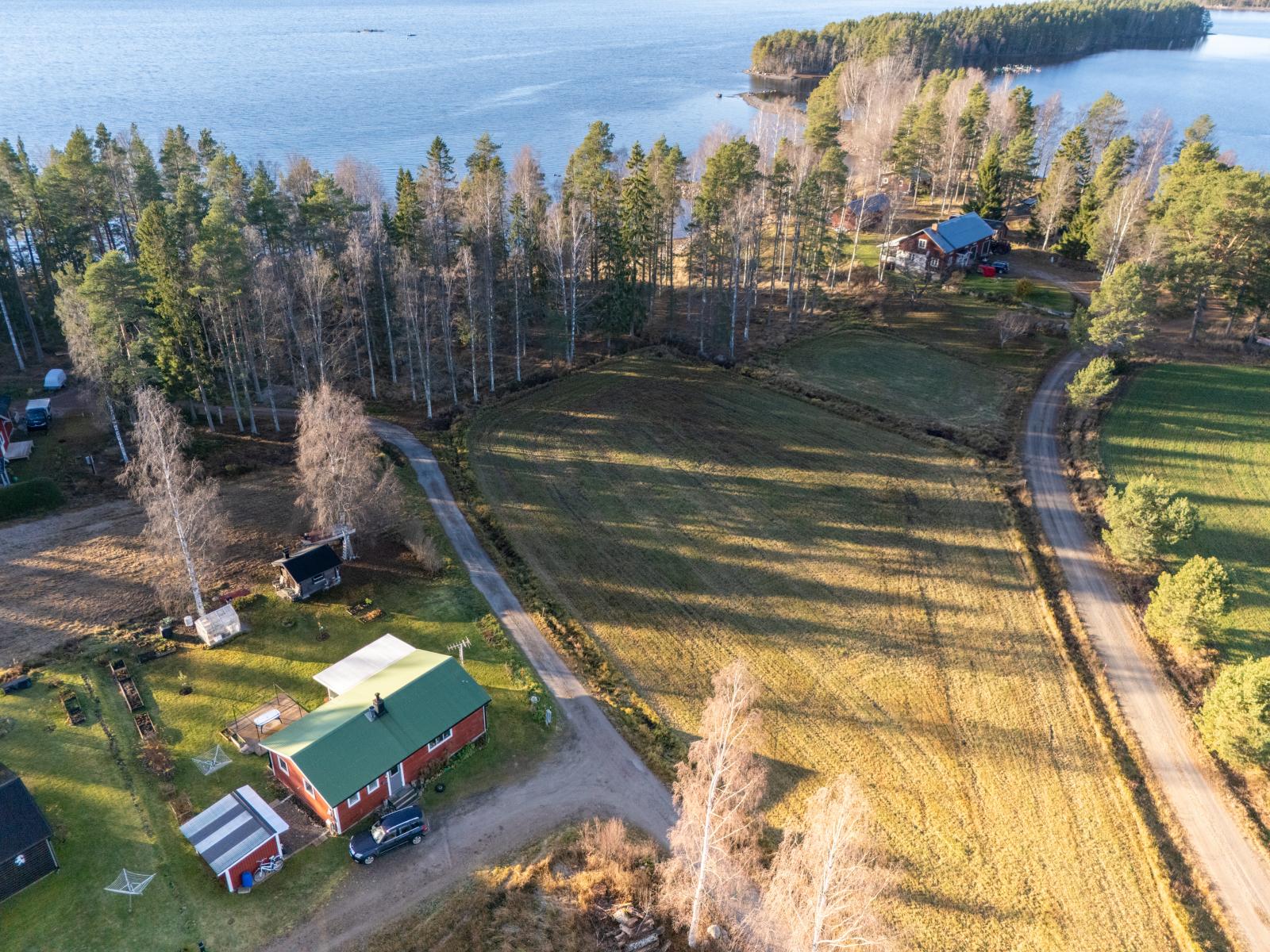 Reveln 717 - med utsikt mot Södra Dellen