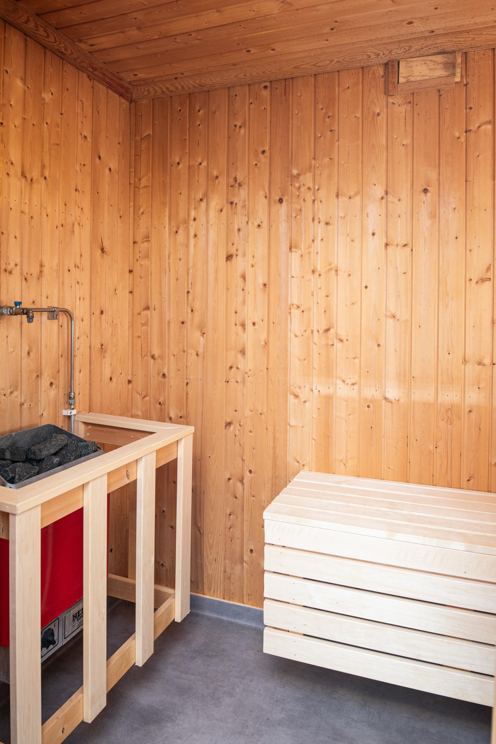  Badrum med bastu i logdelen