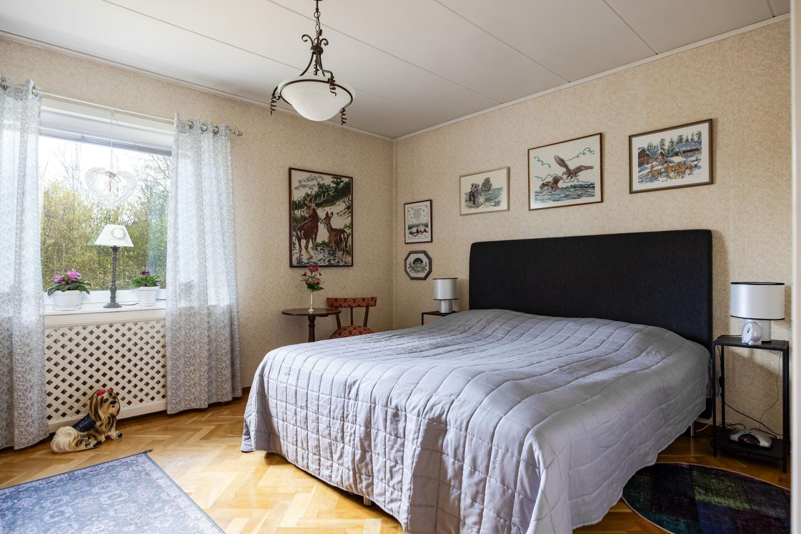 Del av vardagsrummet som idag nyttjas som sovrum