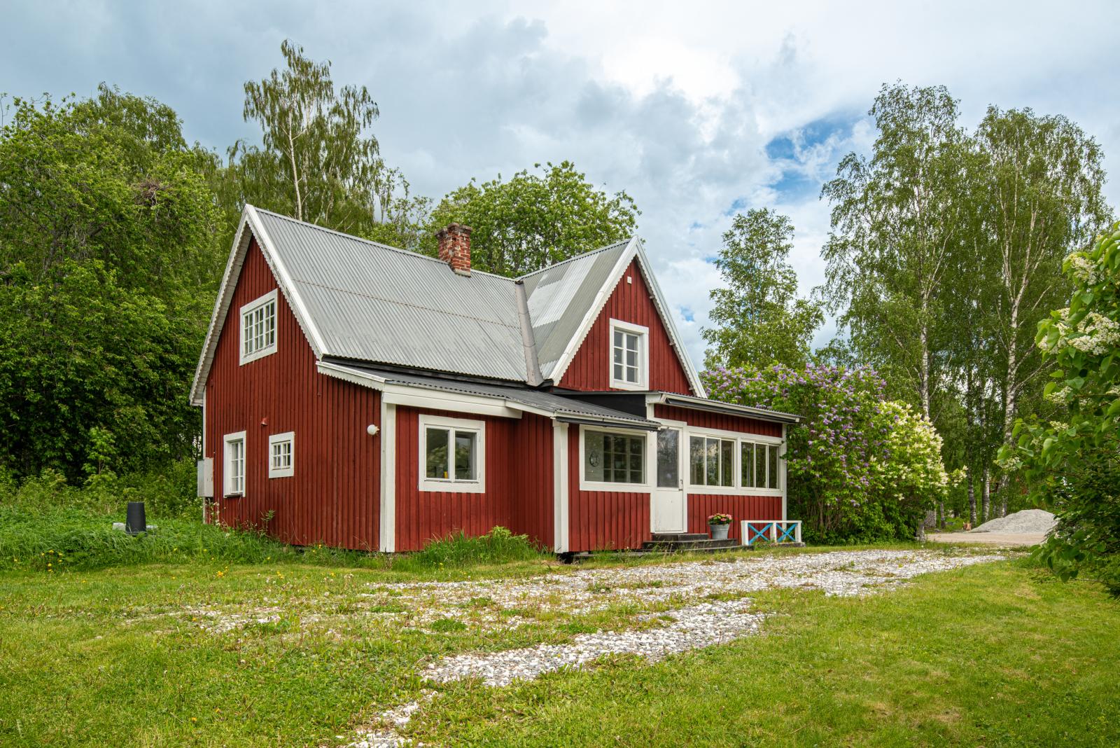 Ett av boningshusen
