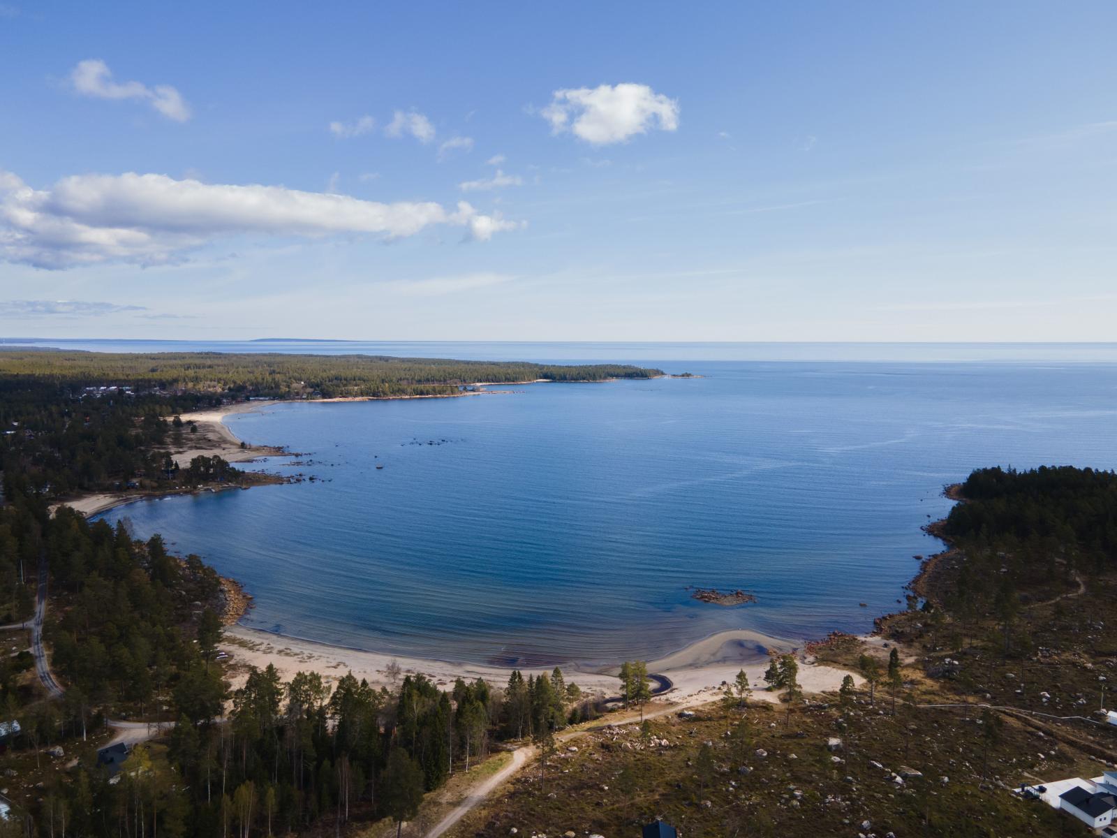 Gångavstånd till sandstrand i Sörfjärden