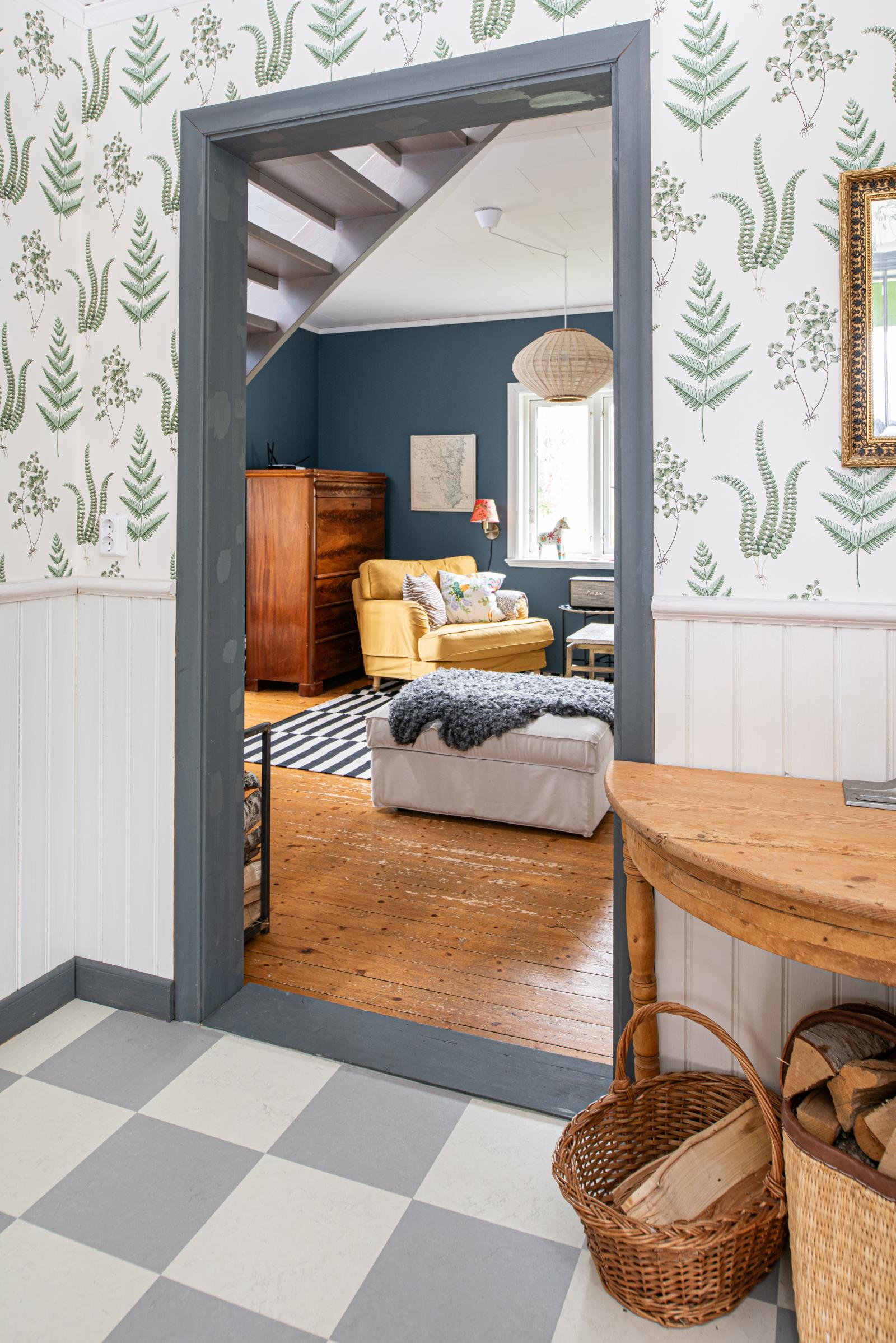 Från hall mot allrum