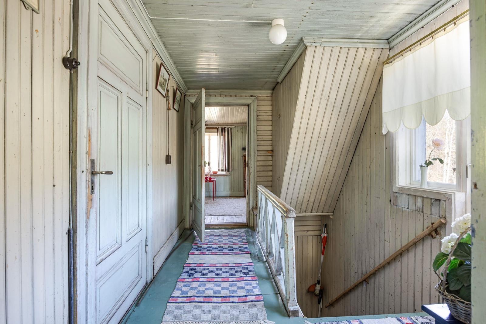 Övre plan hall