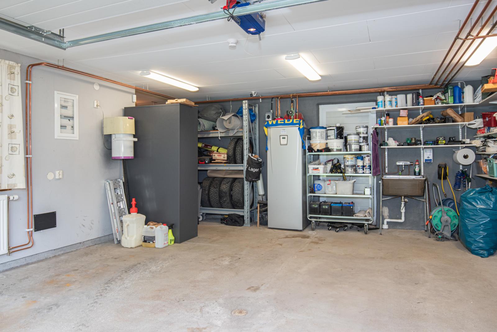 Garage/förråd/pannrum