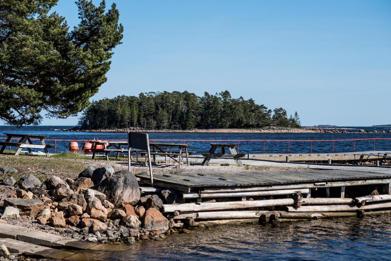 Gästbryggan strax intill