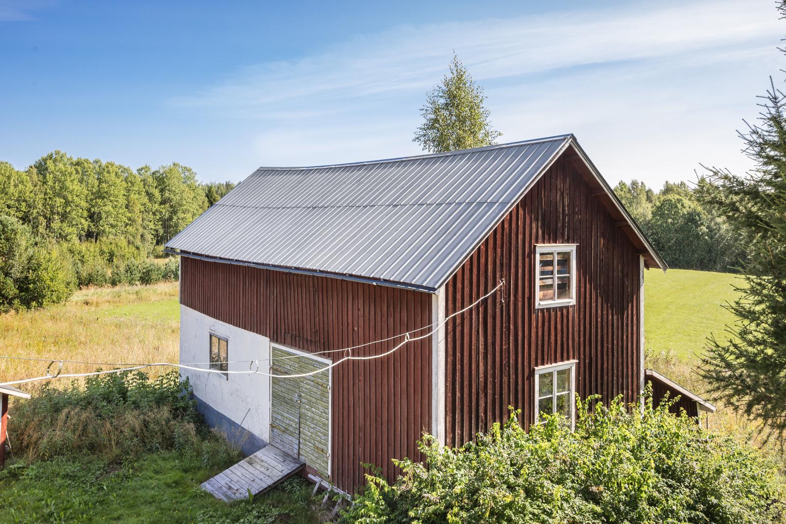 Uthus/garage/förråd