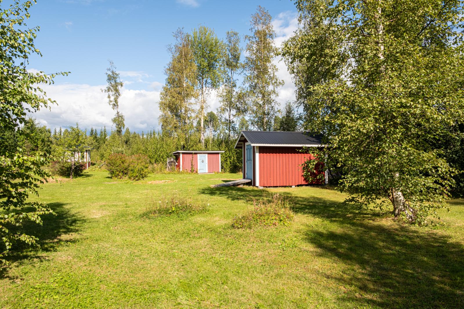 Gott om gräsytor för odling och bollspel