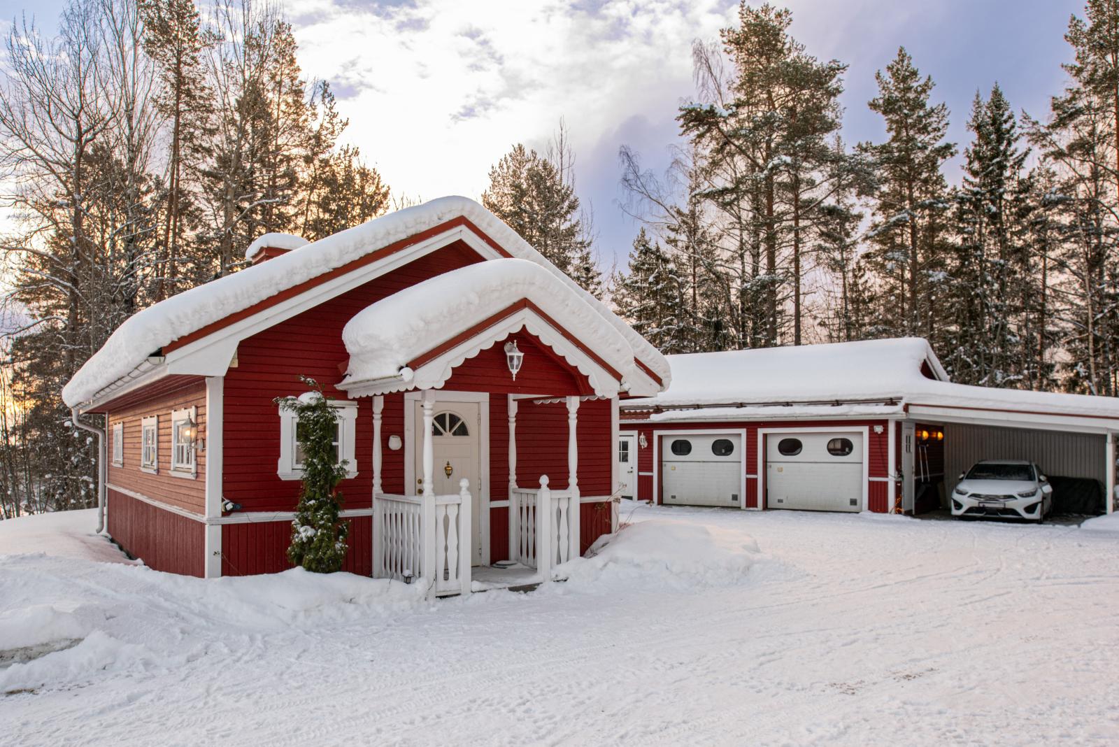 Gästhus och dubbelgarage