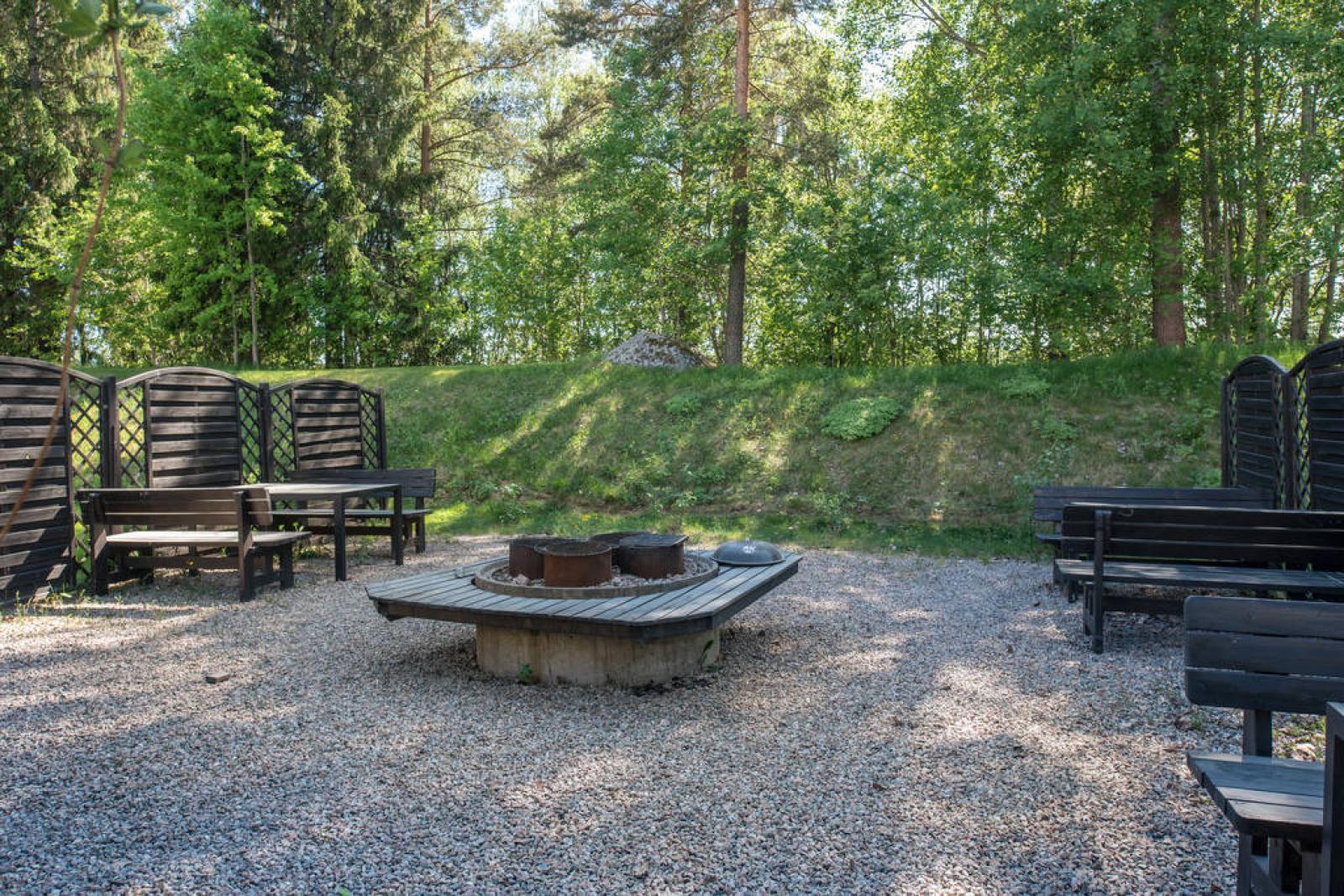 Gemensam grillplats/grönytor i området