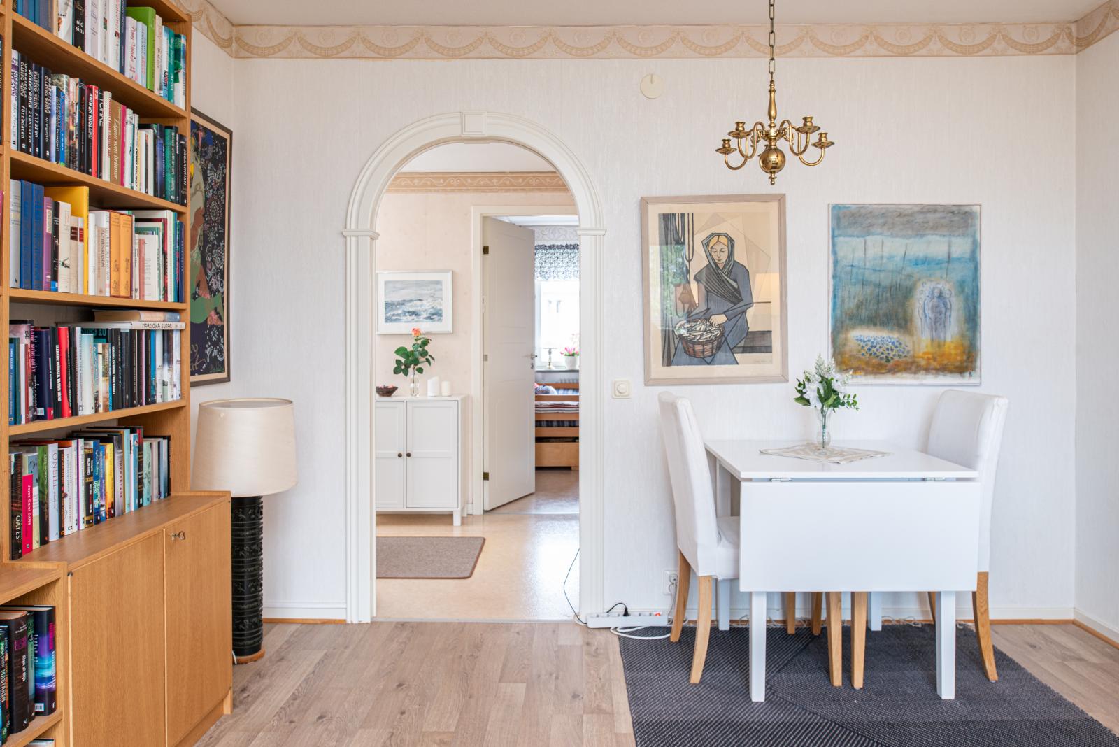 Allrum med utgång till balkongen