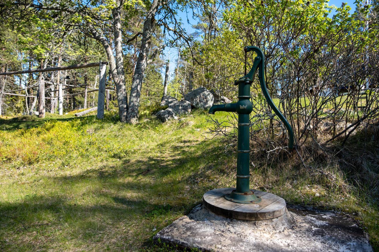 Gemensam vattenbrunn i området för dricksvatten