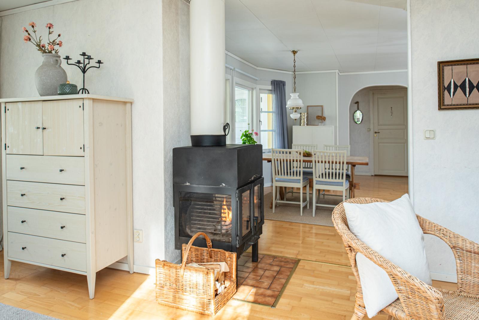 Från allrum mot kök