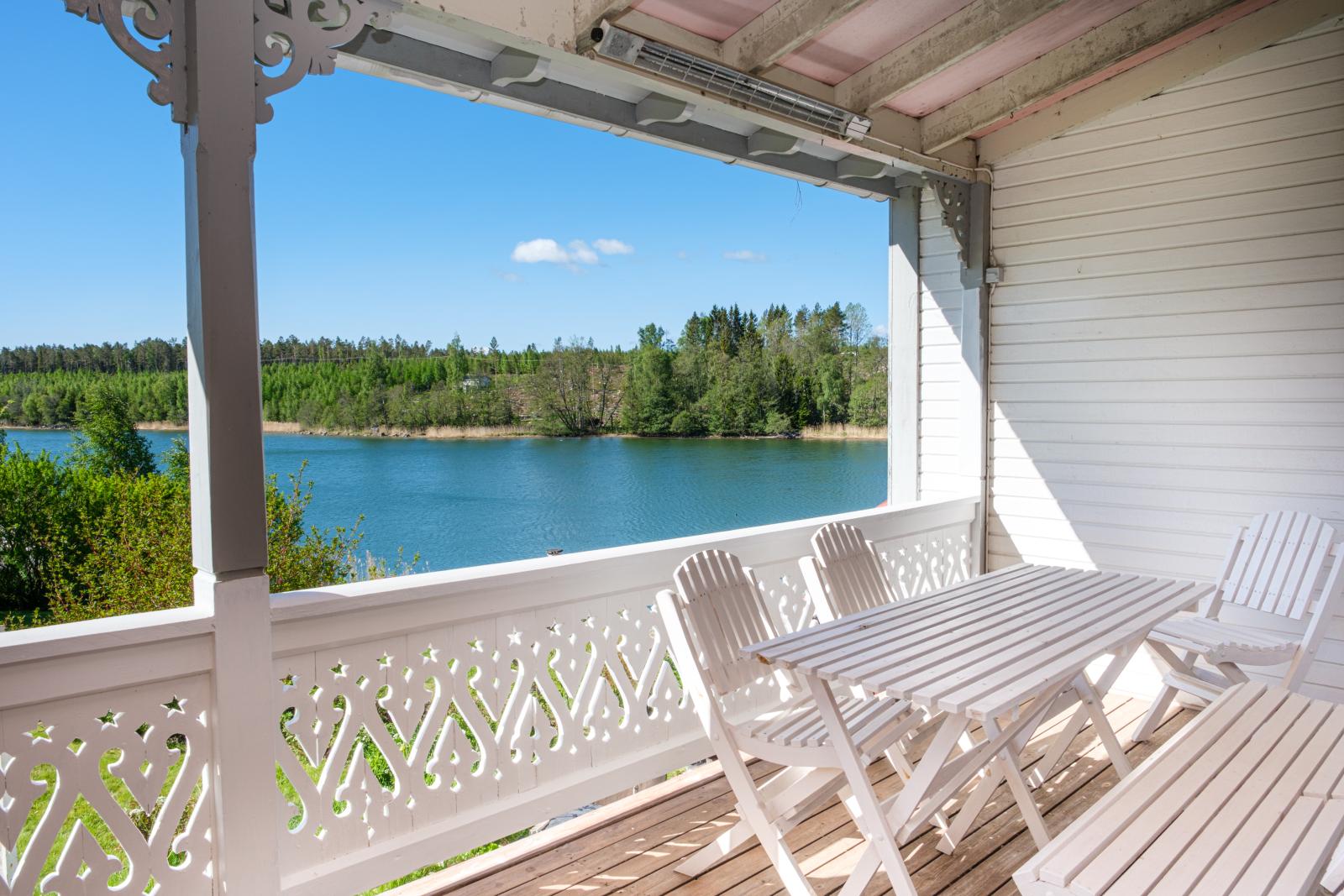 Uteplats veranda under tak