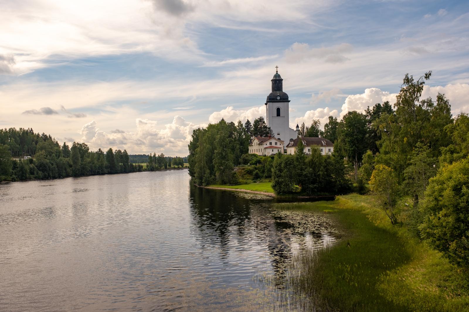 Kyrkan på ön