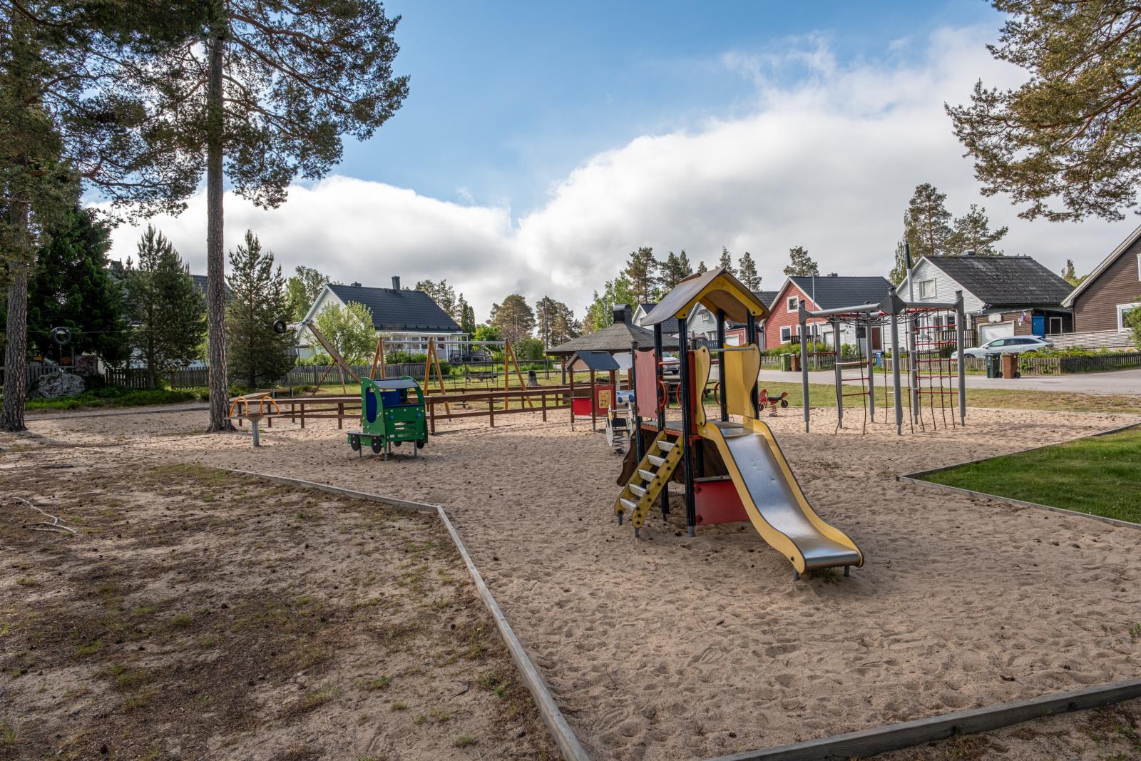 Lekplats i området