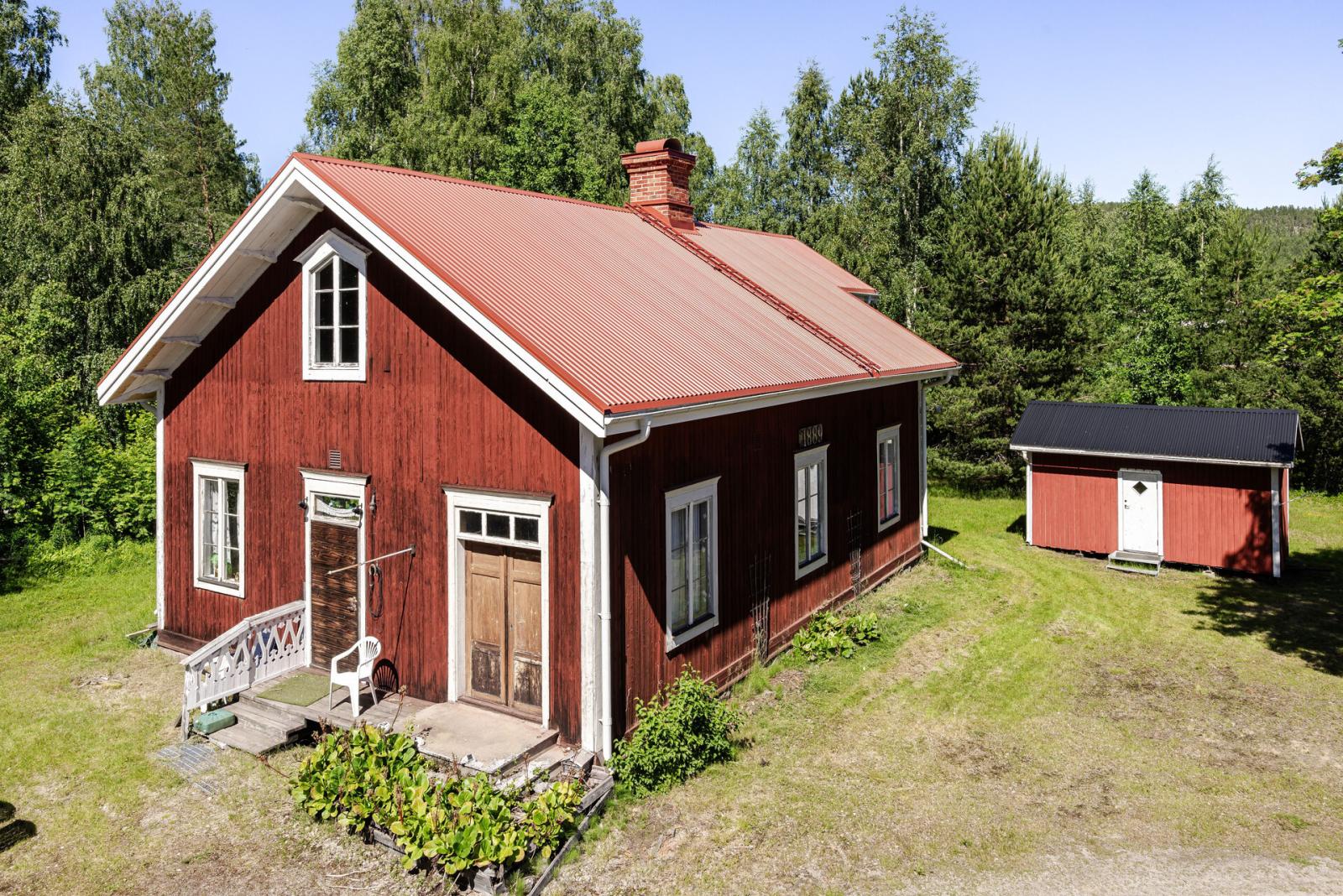 Gamla skolan med anor från 1800-tal!