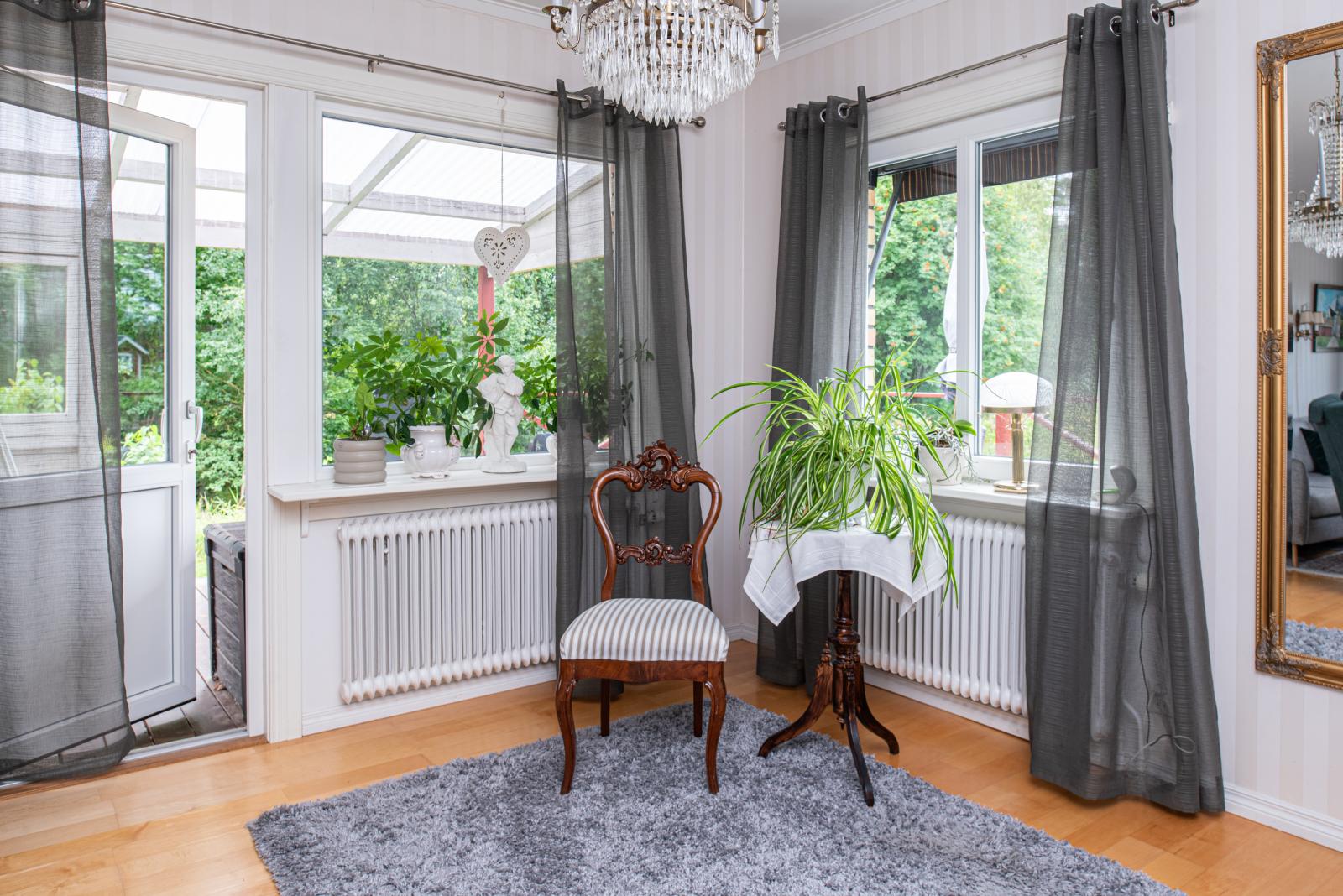 Allrum med entré veranda