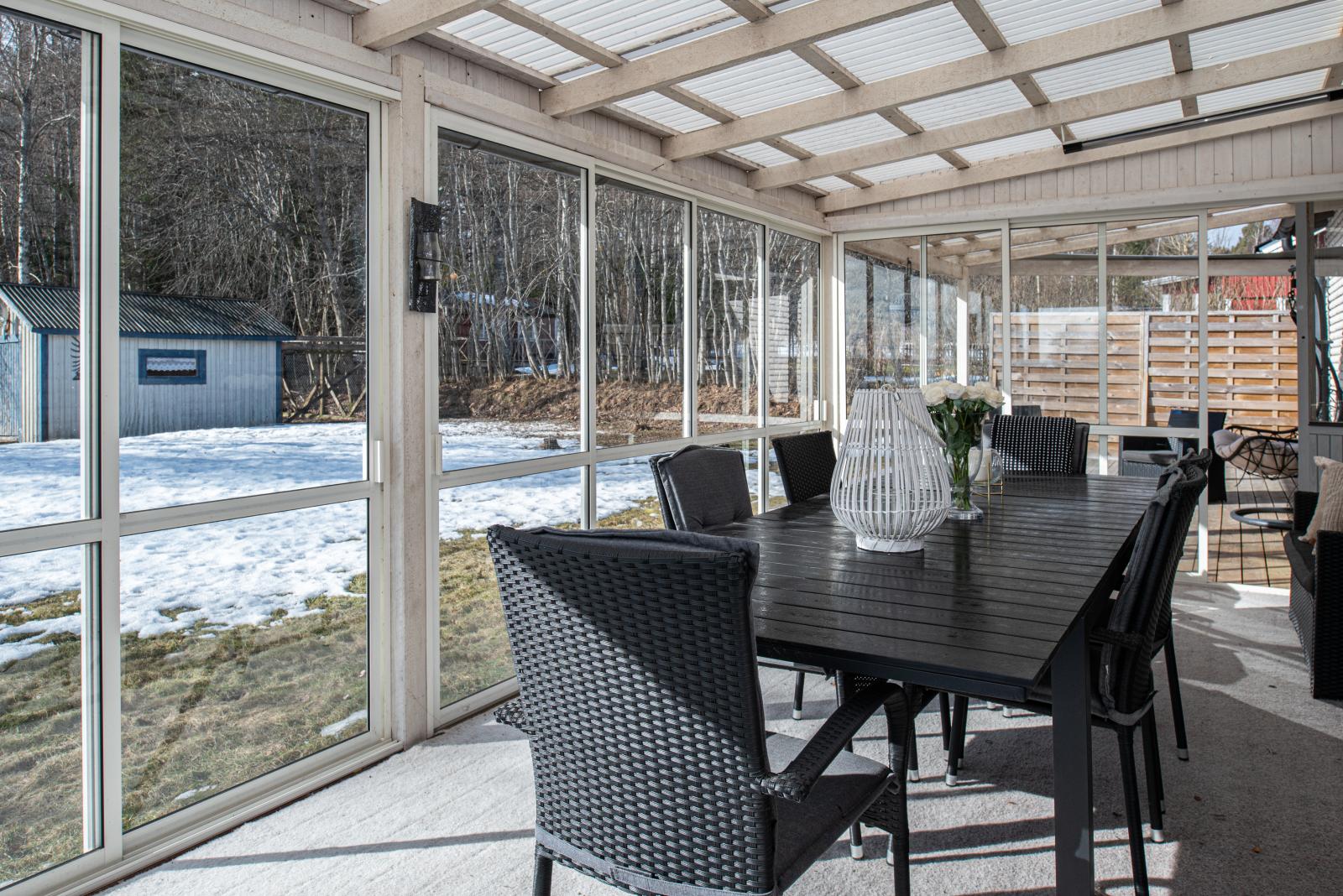 Inglasning vänd på trädgården