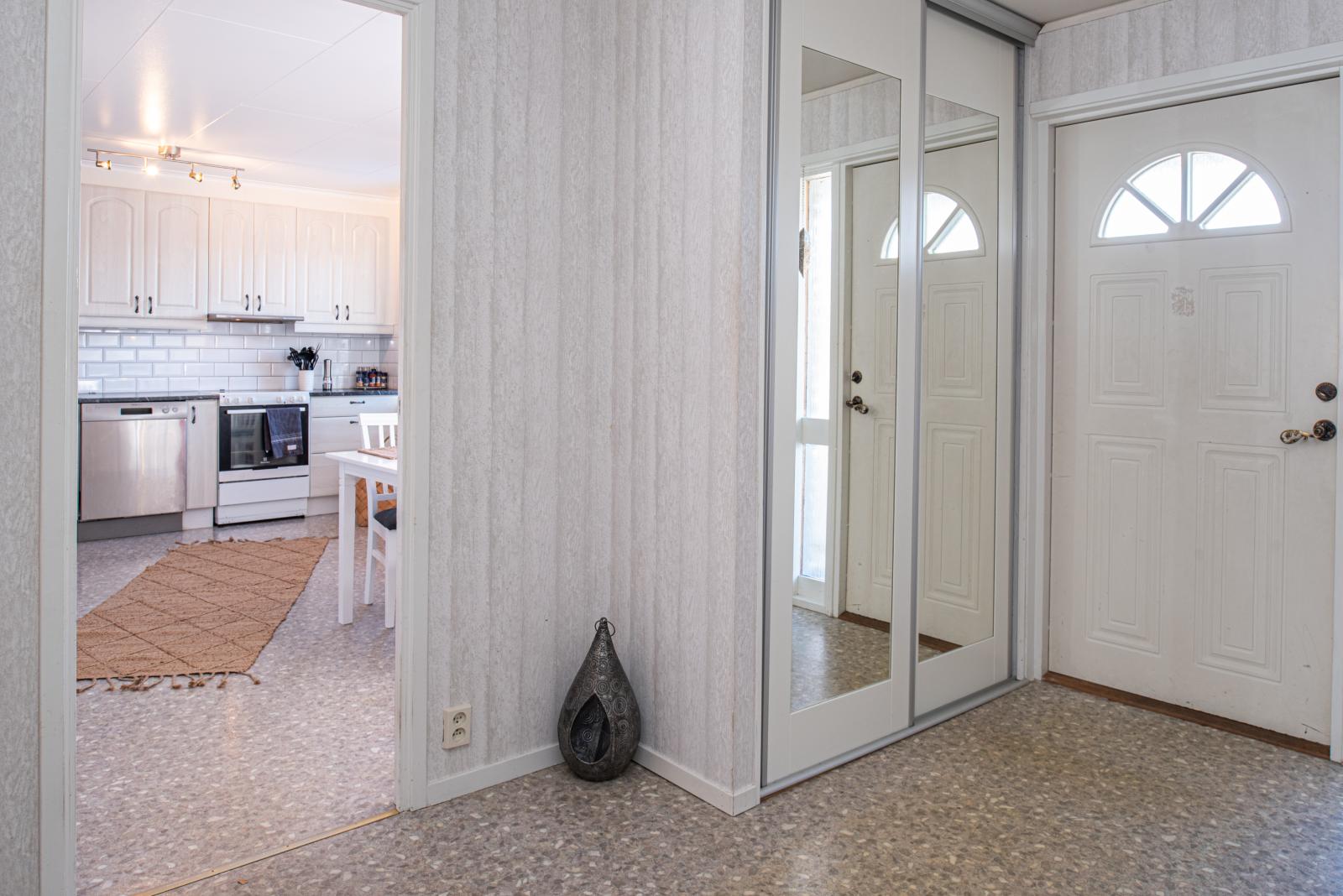 Hall med förvaring