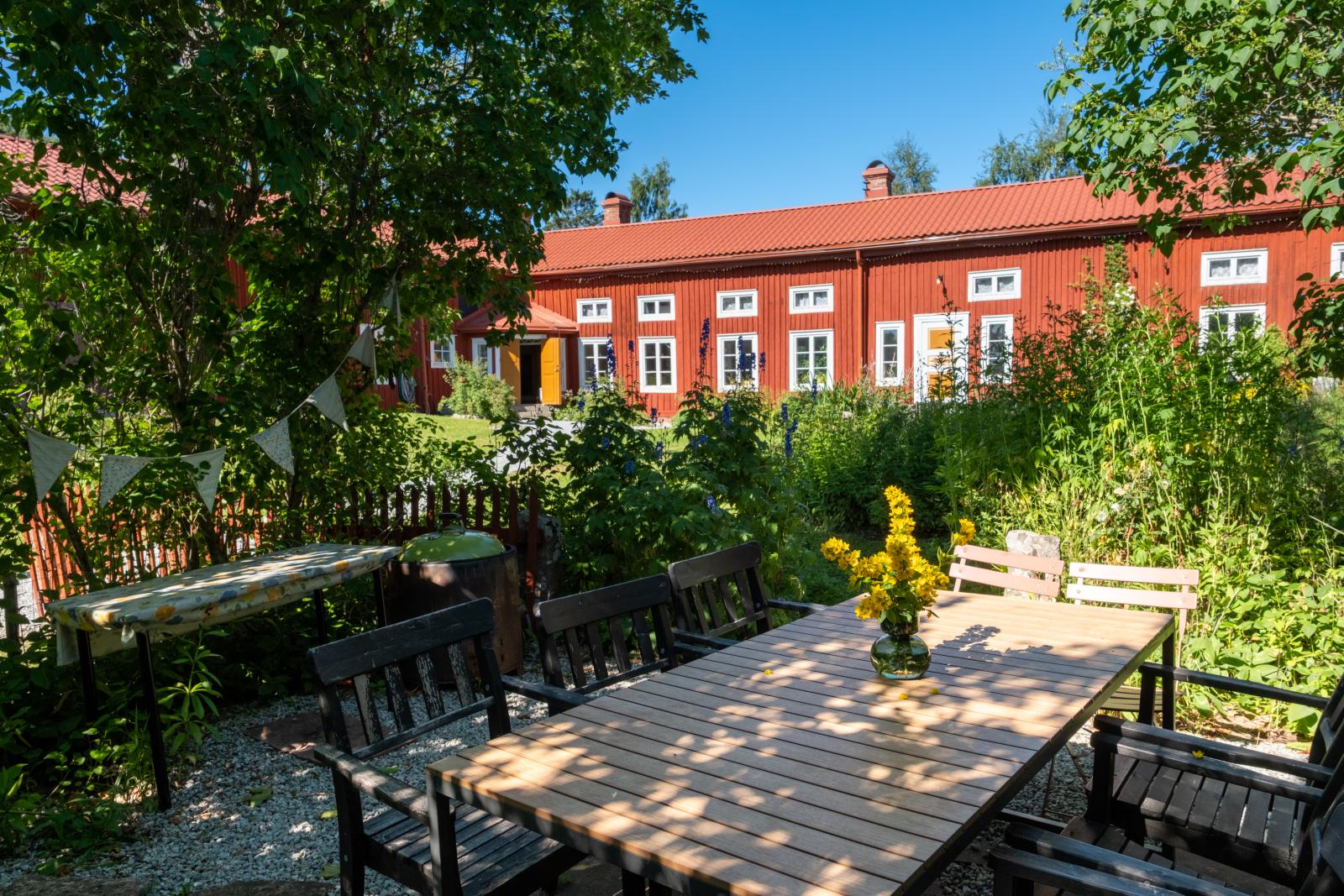 Uteplats i trädgården