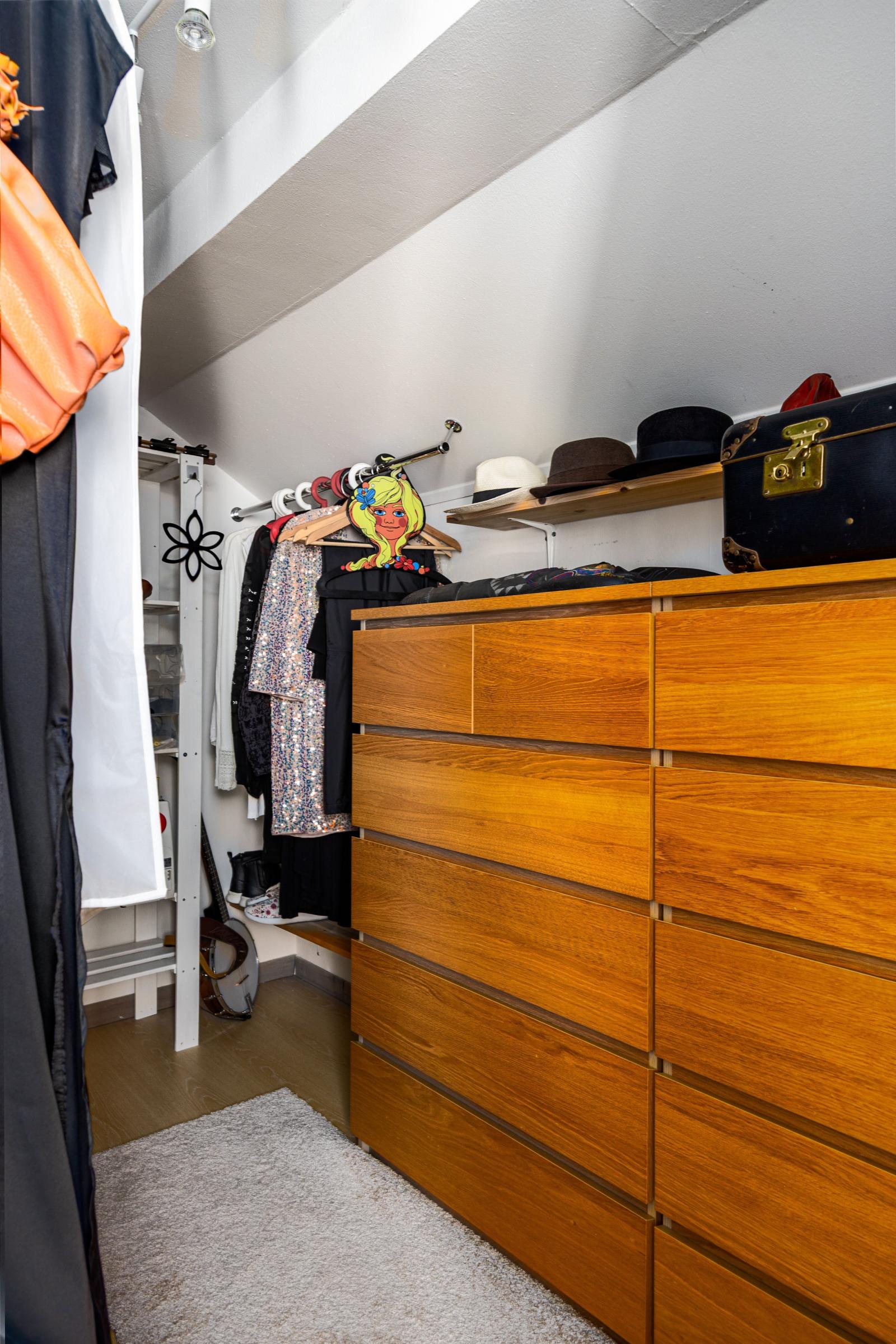 Walk in closet