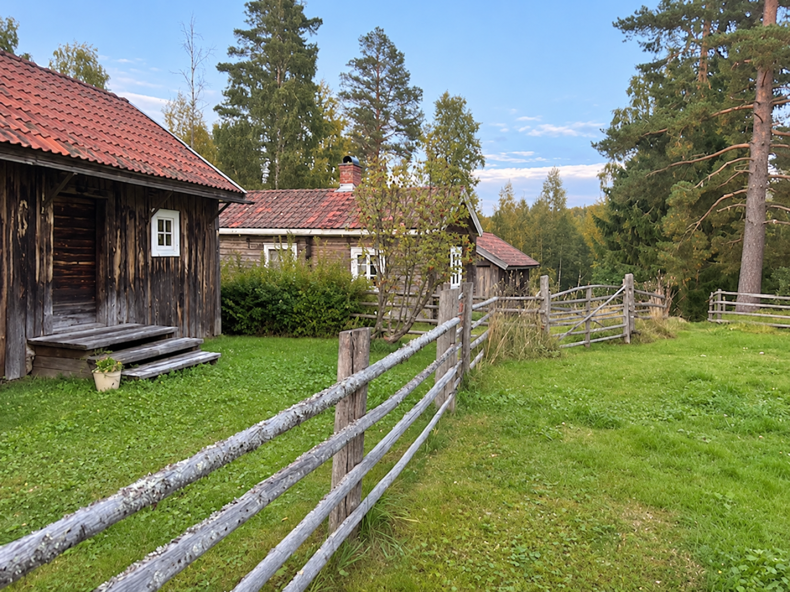 Några av de övriga 5 fastigheterna på vallen